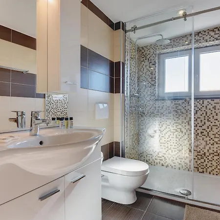 Klen For 15 People Near With Jacuzzi And Children Playgorund Πούλα