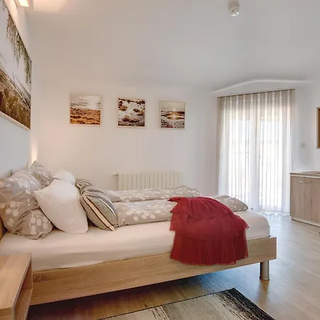 Villa Klen For 15 People Near With Jacuzzi And Children Playgorund *