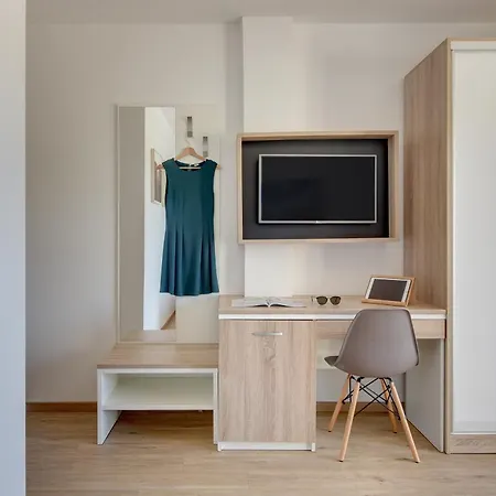 Klen For 15 People Near With Jacuzzi And Children Playgorund *