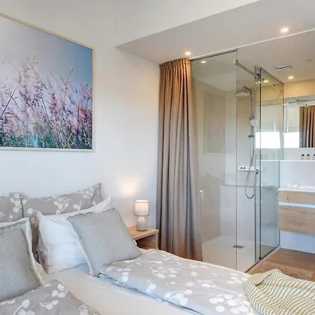 Βίλα Klen For 15 People Near With Jacuzzi And Children Playgorund Πούλα