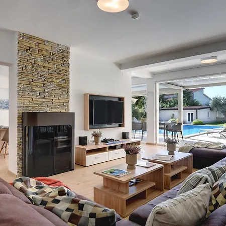 Klen For 15 People Near With Jacuzzi And Children Playgorund Villa