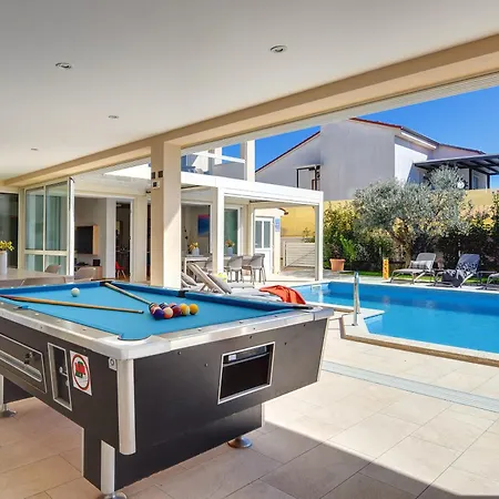 Klen For 15 People Near With Jacuzzi And Children Playgorund *