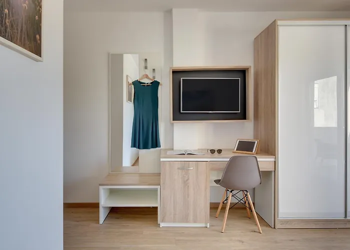 Klen For 15 People Near With Jacuzzi And Children Playgorund *