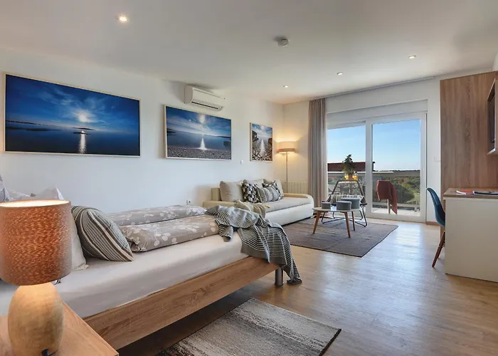 Klen For 15 People Near With Jacuzzi And Children Playgorund * Пула