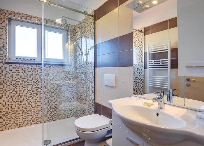 Klen For 15 People Near With Jacuzzi And Children Playgorund