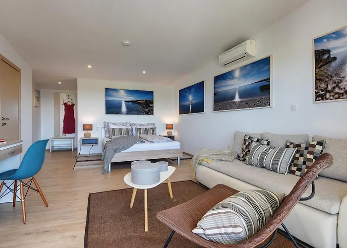 Klen For 15 People Near With Jacuzzi And Children Playgorund * Пула