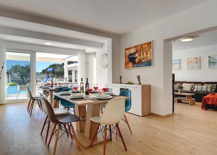 Klen For 15 People Near With Jacuzzi And Children Playgorund *