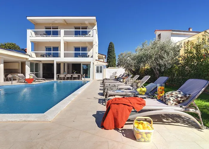 Klen For 15 People Near With Jacuzzi And Children Playgorund