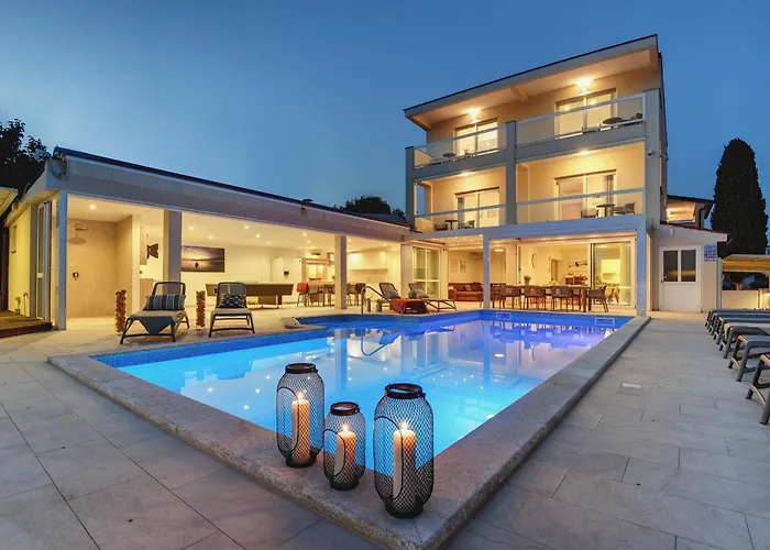 Klen For 15 People Near With Jacuzzi And Children Playgorund *