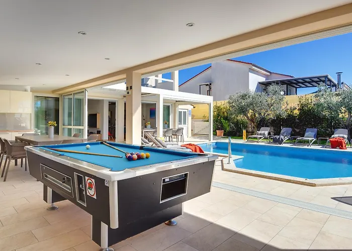 Klen For 15 People Near With Jacuzzi And Children Playgorund *