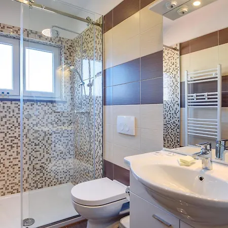 Klen For 15 People Near With Jacuzzi And Children Playgorund