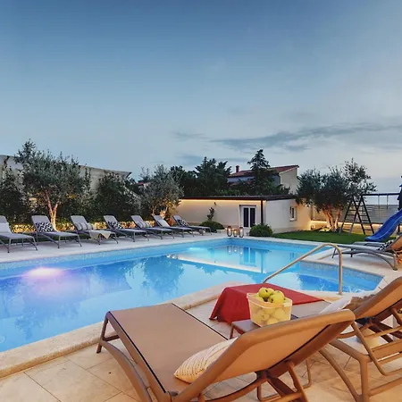 فيلة Klen For 15 People Near With Jacuzzi And Children Playgorund *