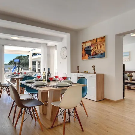 Klen For 15 People Near With Jacuzzi And Children Playgorund *