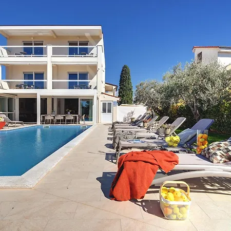 Klen For 15 People Near With Jacuzzi And Children Playgorund