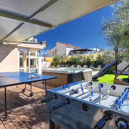 Klen For 15 People Near With Jacuzzi And Children Playgorund * Pula