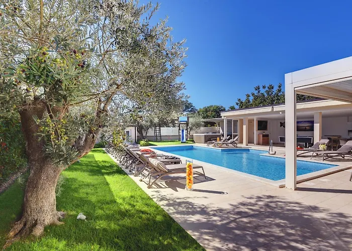 Villa Klen For 15 People Near With Jacuzzi And Children Playgorund